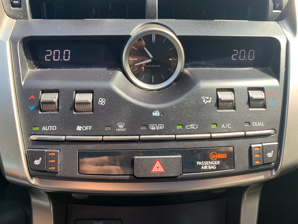 Lexus NX 300h 197 ch | F-SPORT 4WD | Caméra de recul | Siéges électriques | Toit panoramique | GPS