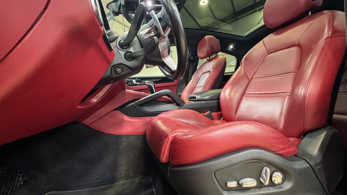 Porsche Cayenne Coupé 3.0 E-HYBRID 462 / CHRONO / SIEGES CHAUFFANTS