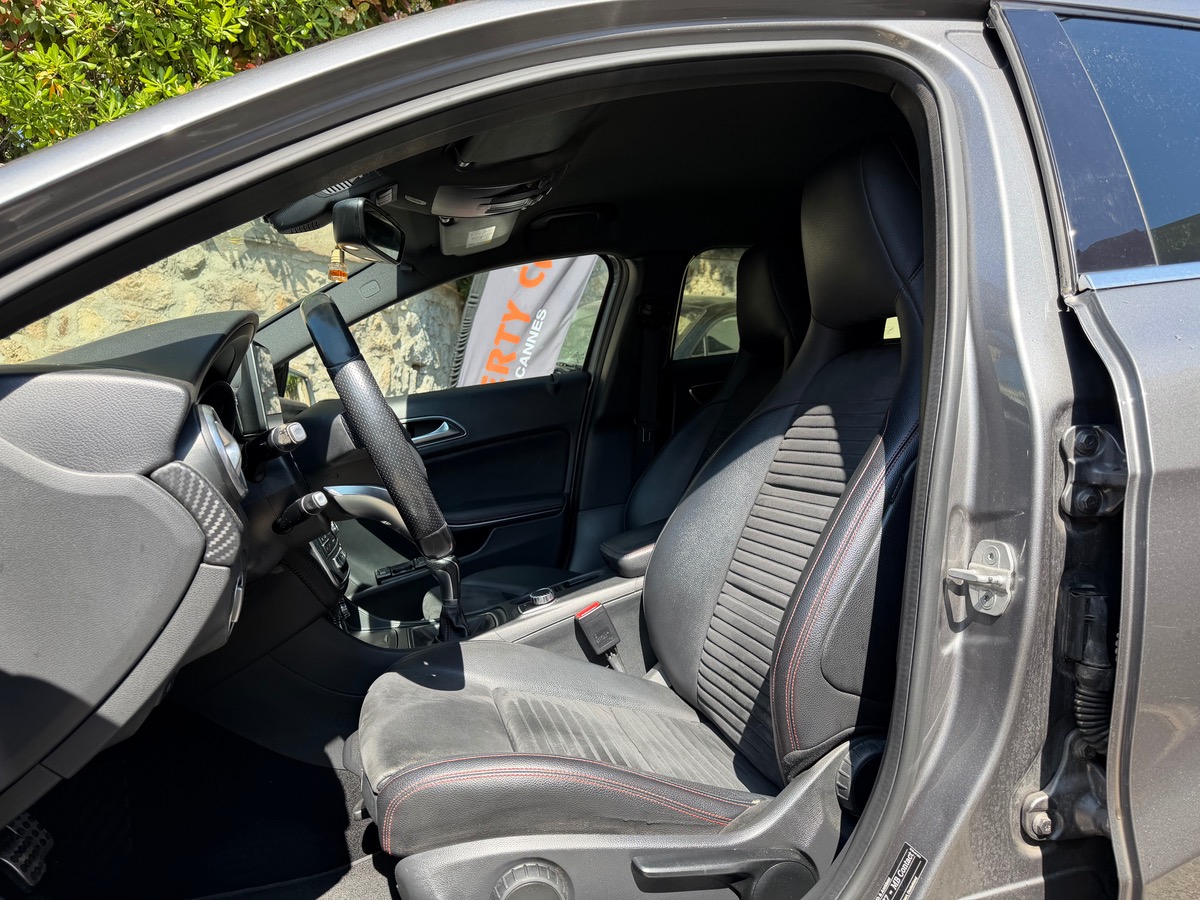 Mercedes Benz Classe A 200 CDI 2.1 CDI 136 CV / Pack AMG / Fascination / Phase 2 /Caméra /Jantes AMG
