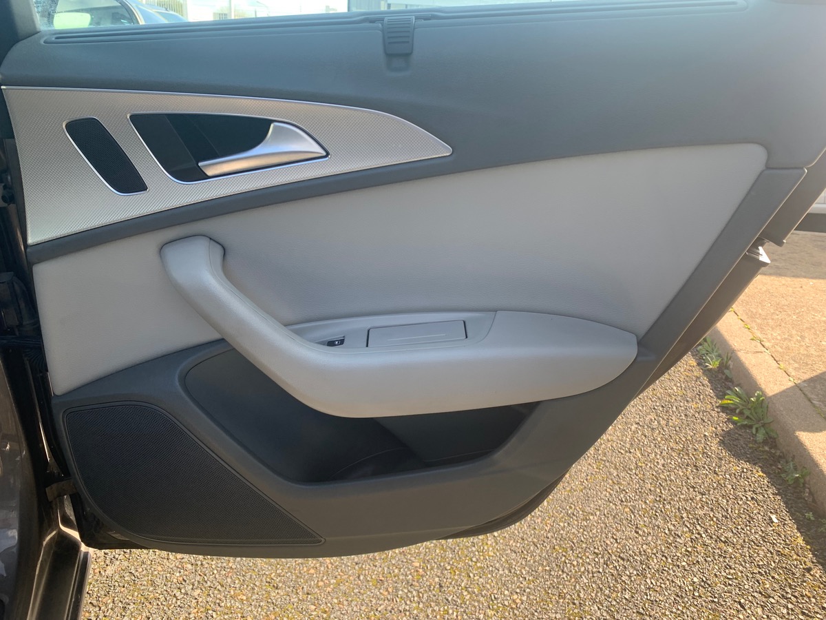 Audi A6 Avant 204 ch | V6 | Radar de stationnement avant arriére | Régulateur vitesse | GPS | Cuir