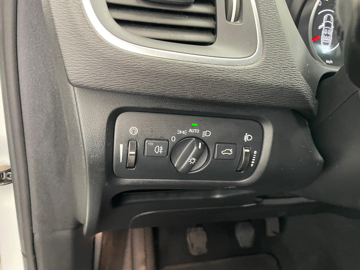 Volvo V40 1.6 D  115 KINETIC  PREMIERE MAIN