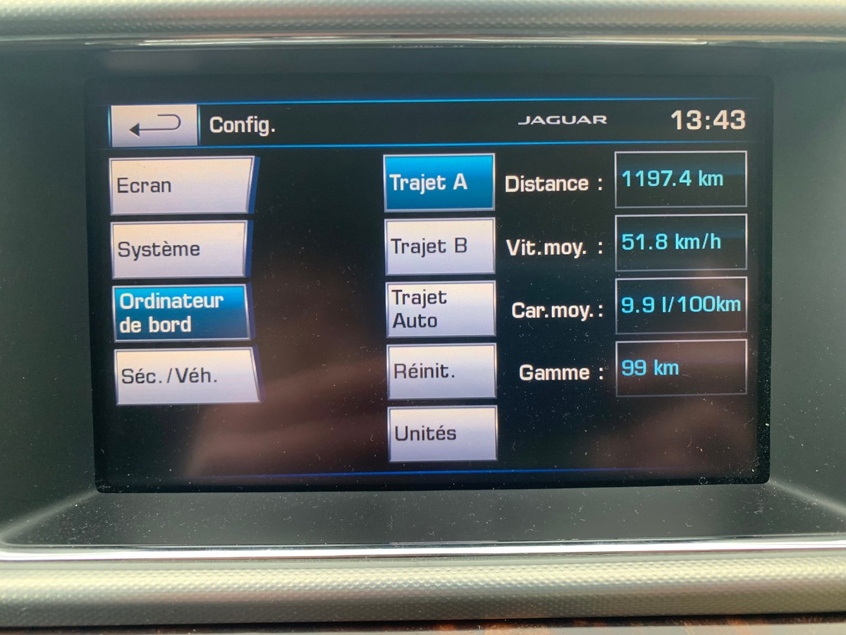 Jaguar XF 240 ch | V6 | R-Sport | Caméra recul | Sièges sport | Régulateur vitesse | GPS | Bluetooth