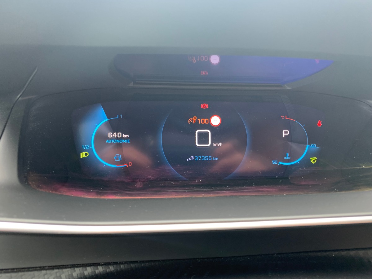 Peugeot 208 130 | GT | Toit panoramique | Caméra recul | Avertisseur angles morts | Apple car play