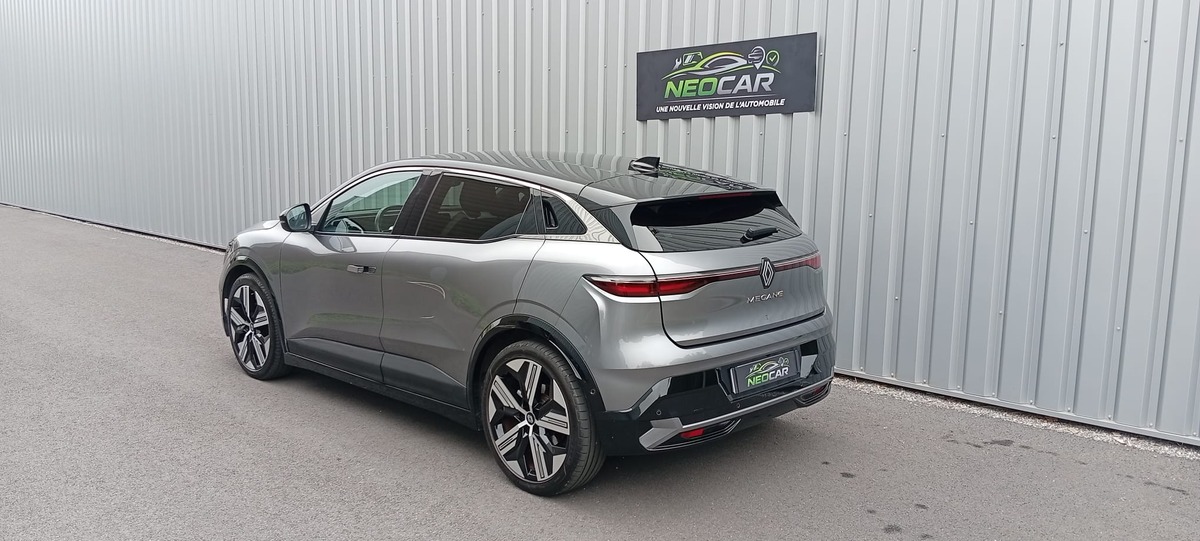 RENAULT MEGANE-E -Tech  EV60 220cv " SOH 95% " Finition "Iconic Optimum Charge C" en Excellent Etat