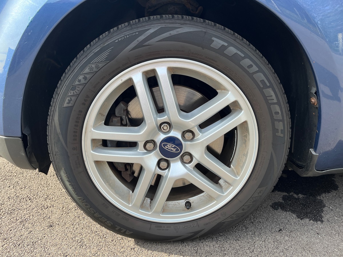 Ford Focus C-max 2.0 140ch, SIEGES CHAUFFANT, CLIM AUTO, REGULATEUR, FEUX AUTOMATIQUE