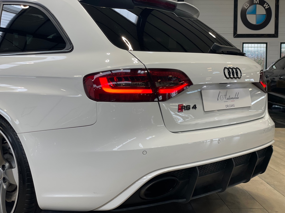 Audi RS4 AVANT V8 4.2 FSi 450 S-TRONIC7 - TOIT OUVRANT / LIGNE MILTEK - SUIVI CONSTRUCTEUR