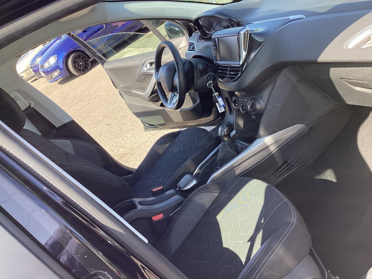 Peugeot 2008 Blue HDi 100 CV Active