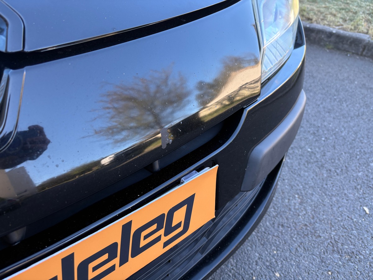 RENAULT Megane III - 1.9DCI 130CH - CARMINAT TOMTOM