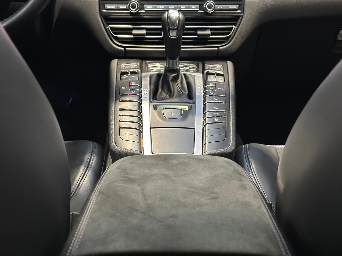 Porsche Macan GTS 380 ch - ATTELAGE - GARANTIE APPROVED 2 ANS