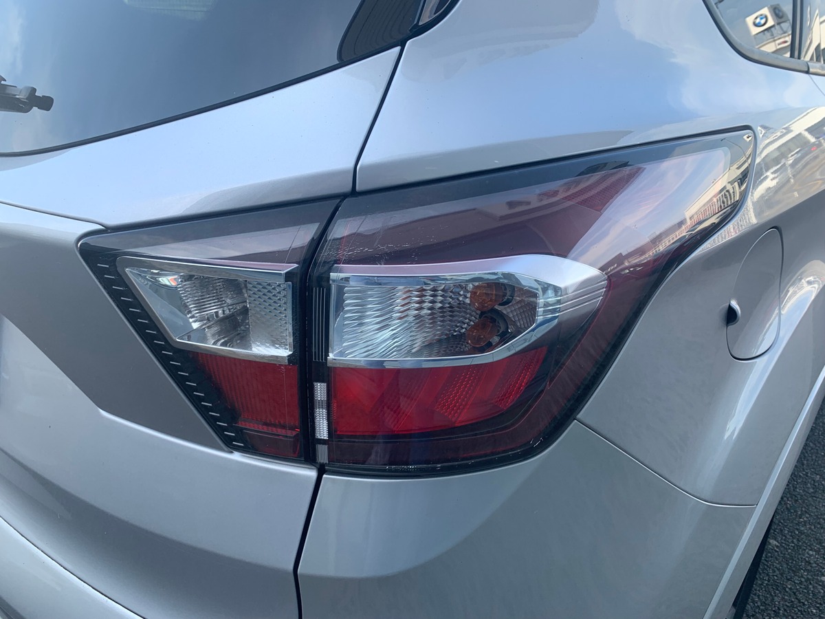 Ford Kuga 120 chevaux | St-Line | Caméra de recul | Attelage | GPS | Coffre assisté électriquement