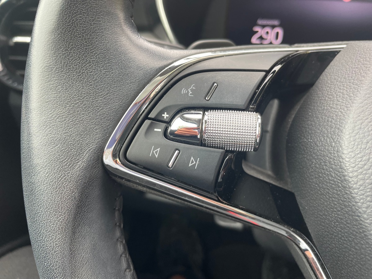 Skoda Fabia 1.0 TSi 110 cv Boîte auto RIEN A PREVOIR - TOIT PANORAMIQUE - CARPLAY - CAMERA DE RECUL