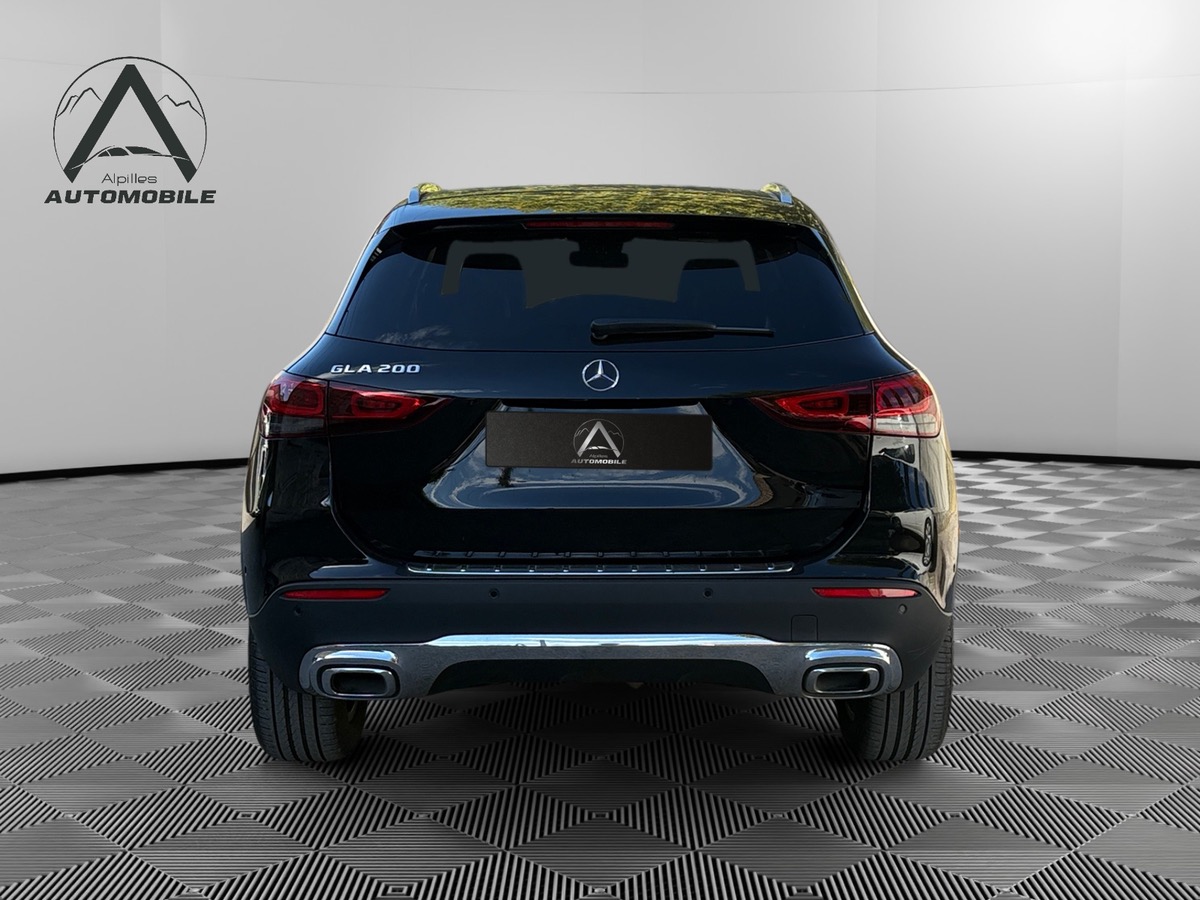 Mercedes-Benz GLA 200 PROGESSIVE LINE / SIEGE CHAUFFANT / HAYON MAINS LIBRE