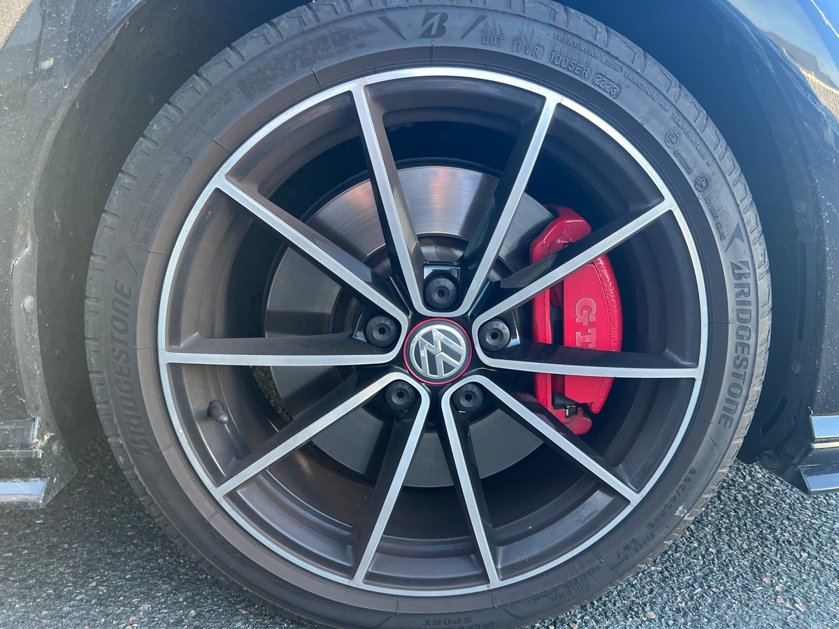 Volkswagen Golf GTI TCR | Stage 1 | Régulateur | Sièges chauffants | GPS | Ligne compléte Akrapovic