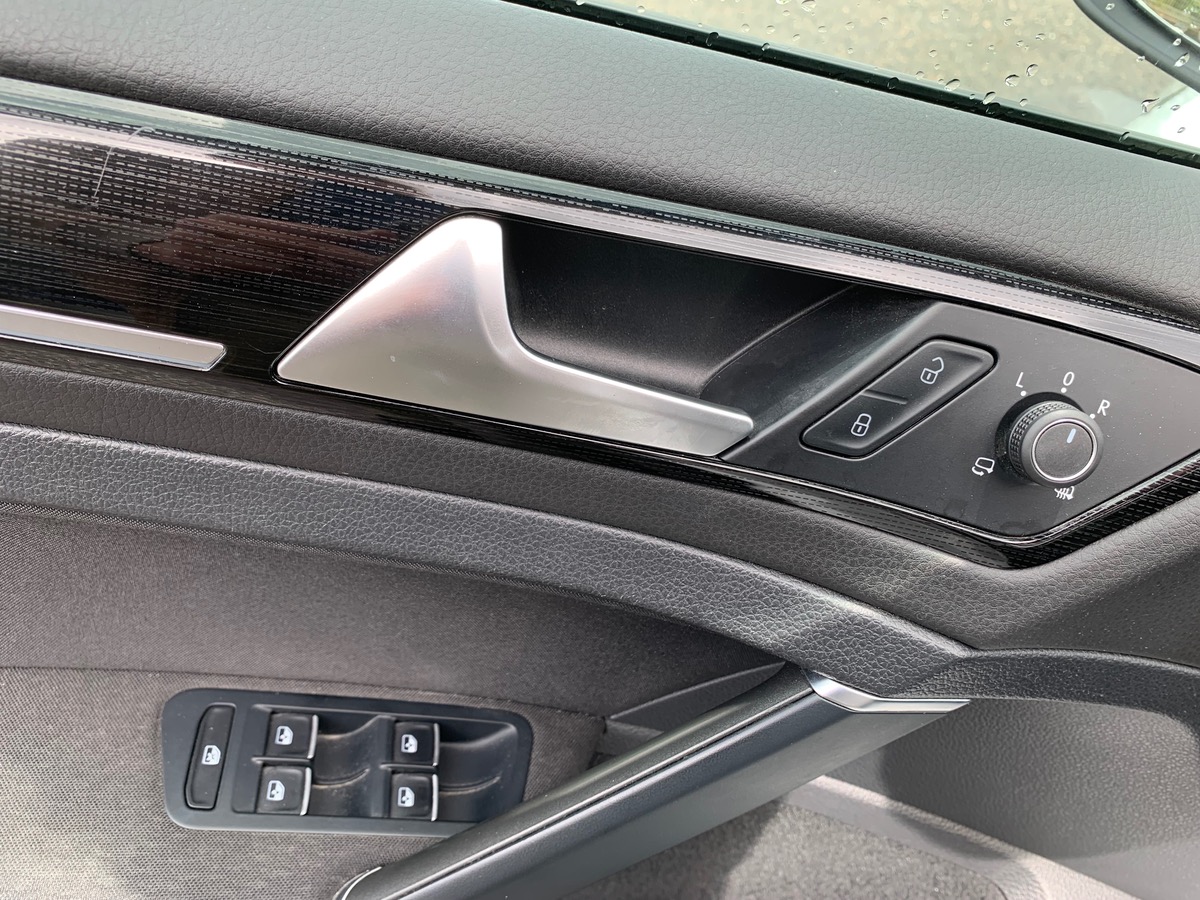 Volkswagen Golf VII 1.5 TSI 150 | Carat | Pack sport R-Line extérieur | Feux xénon | Caméra de Recul