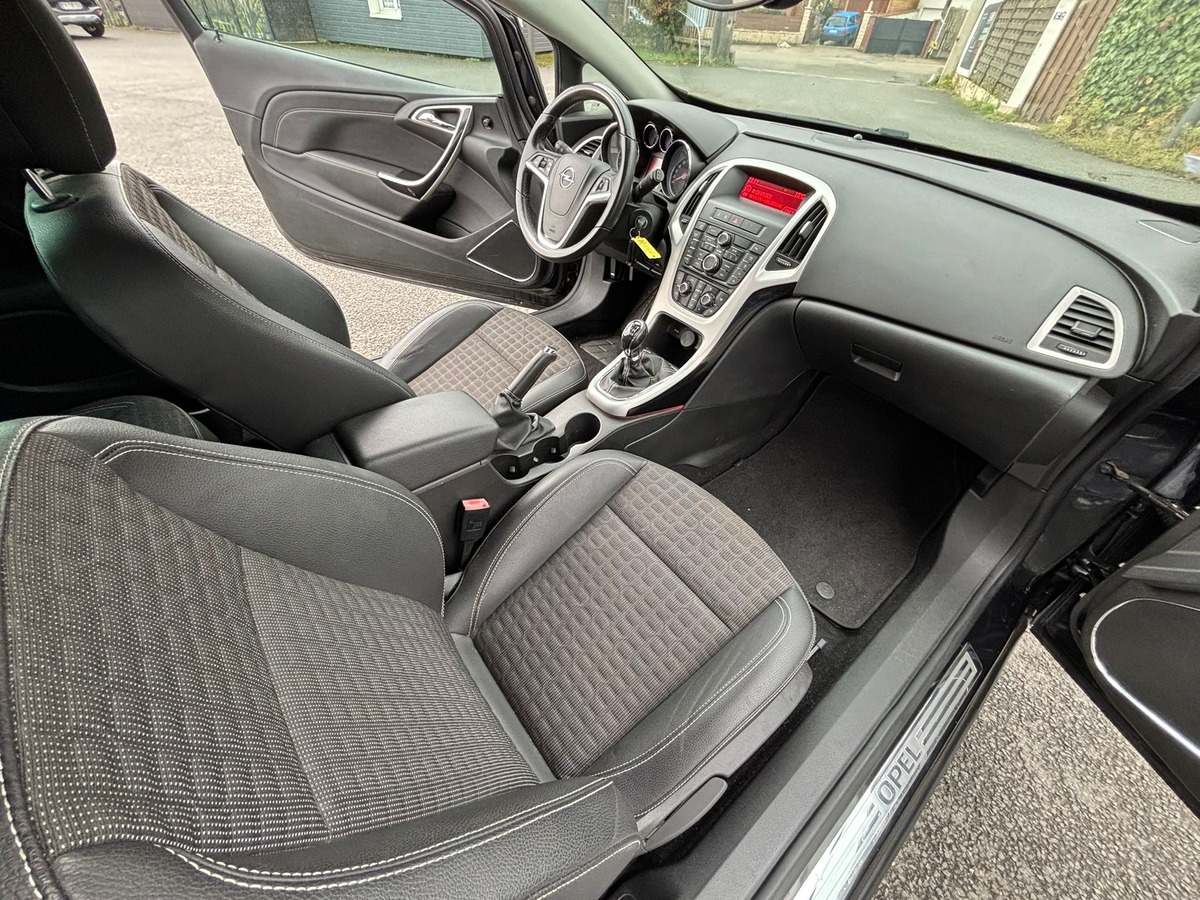 Opel Astra GTC 2.0 CDTI 165 INNOVATION - ATTELAGE - REVISE - GARANTIE