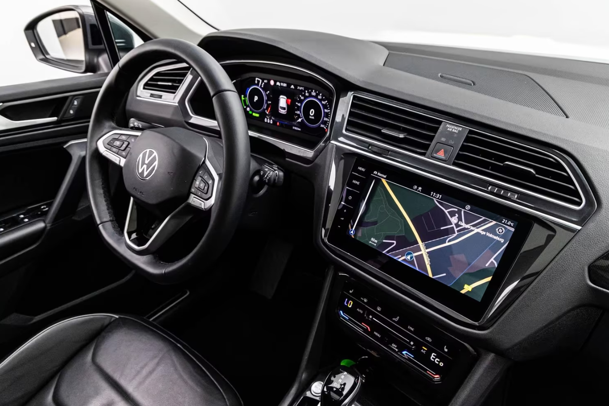 Volkswagen Tiguan II 1.4 eHybrid 245ch Elegance DSG6 Toit ouvrant Attelage