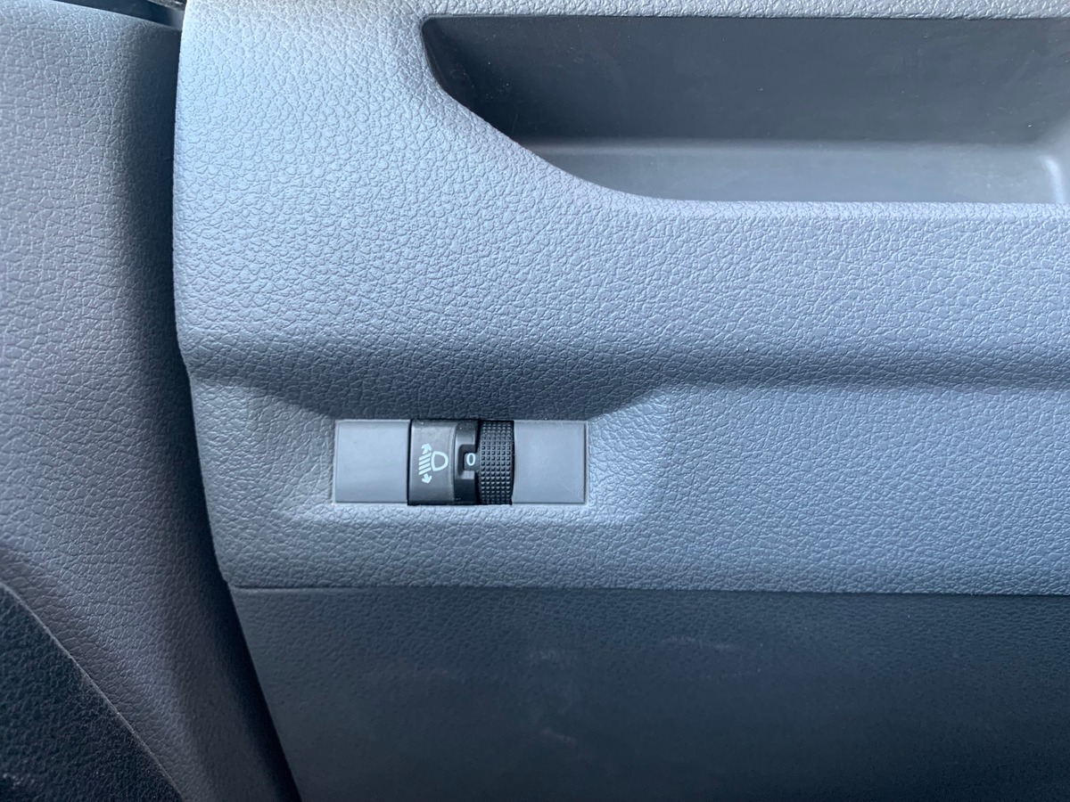 Toyota ProAce 120 chevaux | 3 Places | Medium | Apple car play | GPS | Régulateur de vitesse | Radar