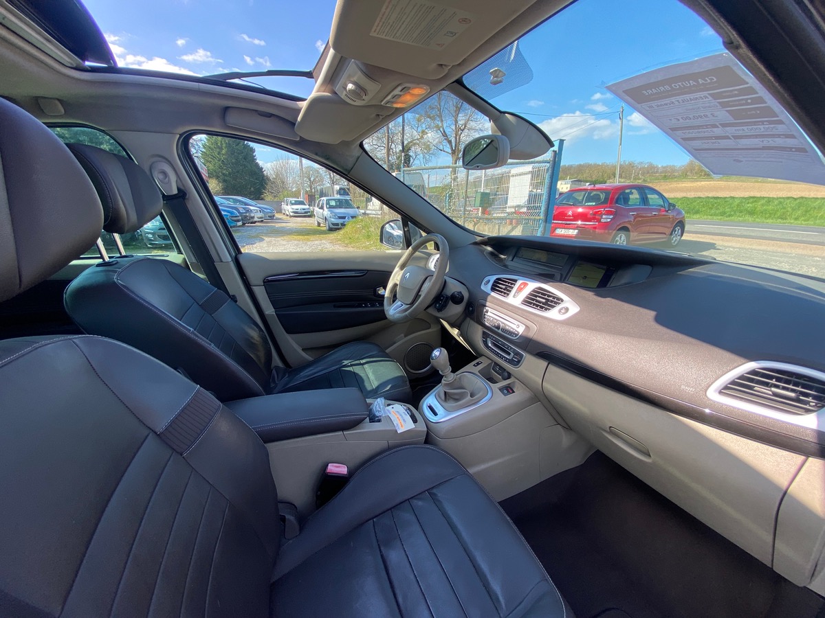 RENAULT Scenic III 3 1.9 dci 130cv 1ere main petit prix aucun frais à prévoir 