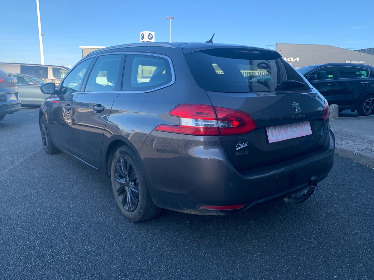Peugeot 308 115 chevaux | Toit panoramique | Régulateur de vitesse | GPS | Attelage