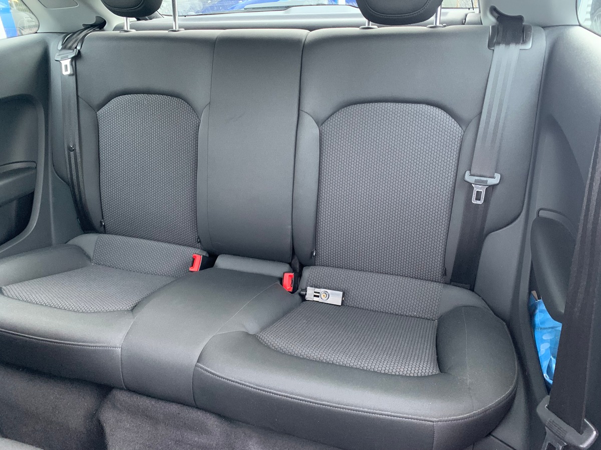 Audi A1 105 ch | Attraction | Climatisation | Radio cd | Jantes alu 16''| Volant cuir | Radar recul