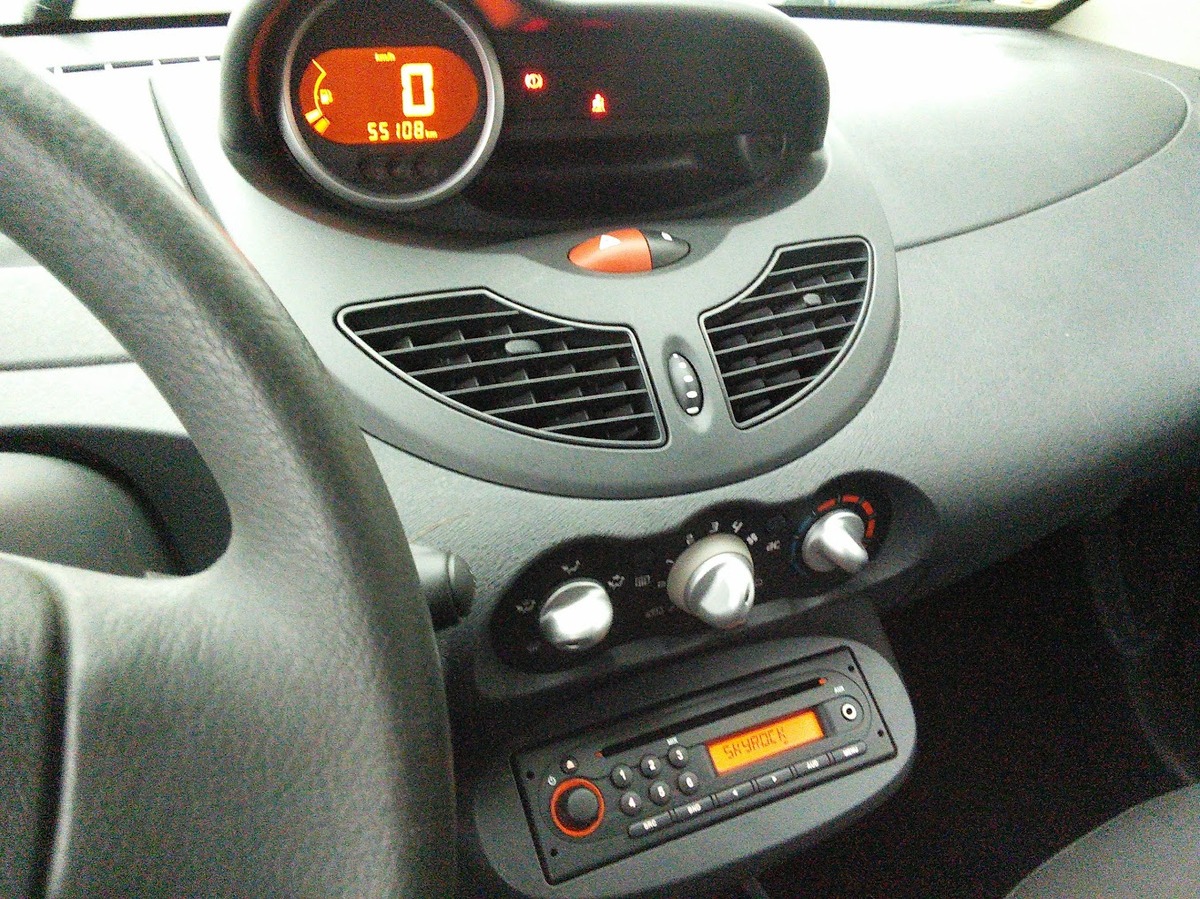 RENAULT Twingo 1.2 75  Dynamique  Climatisation FAIBLE KM - GARANTIE ET REVISEE