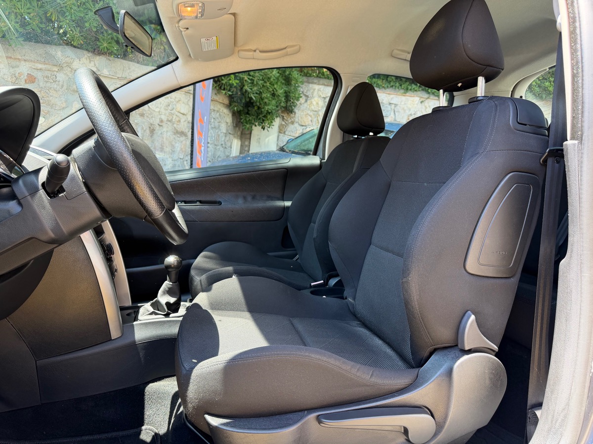 Peugeot 207 1.4 VTI 95 CV / 1er Main / Premium / Km Réel / Clim / Jantes