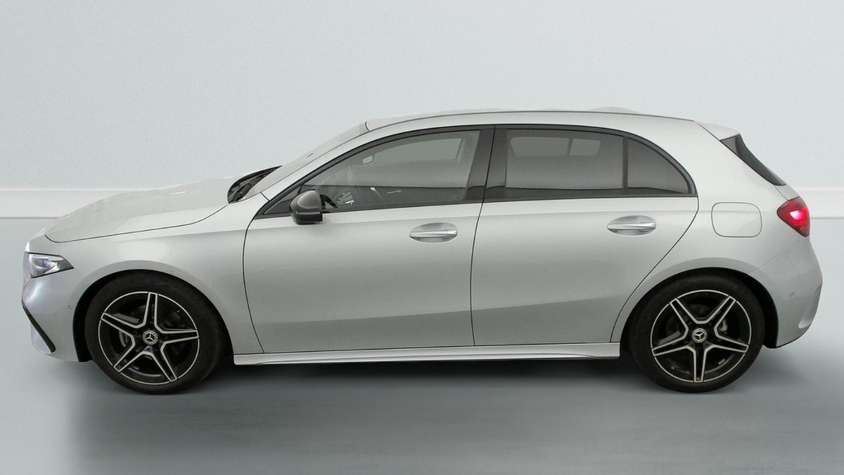 Mercedes-Benz Classe A 150 ch | 200 d 8G-DCT AMG Line | Éclairage d'ambiance | PLUSIEURS COLORIS