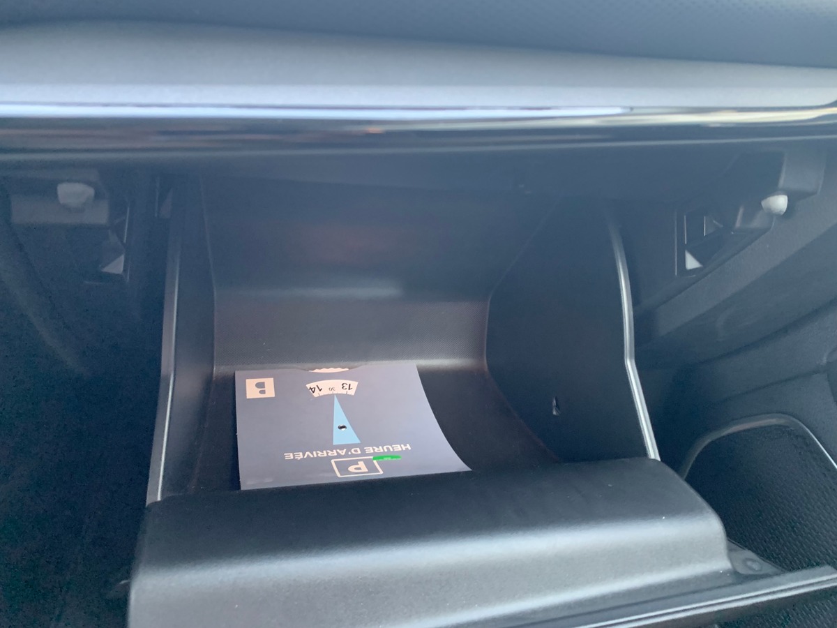 Jeep Compass 130 | (2) 1.6 MJET | Night Eagle | Attelage | GPS | Régulateur vitesse | Apple car Play