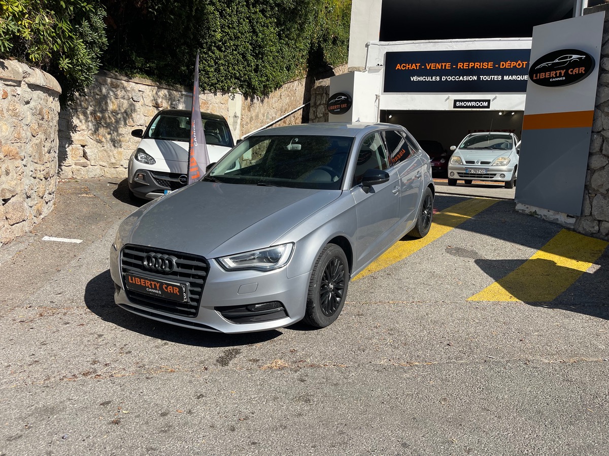 Audi A3 SportBack 1.4 TFSI 125 CV / Jantes Noires / Pack Black / Km Réel /S tronic 7