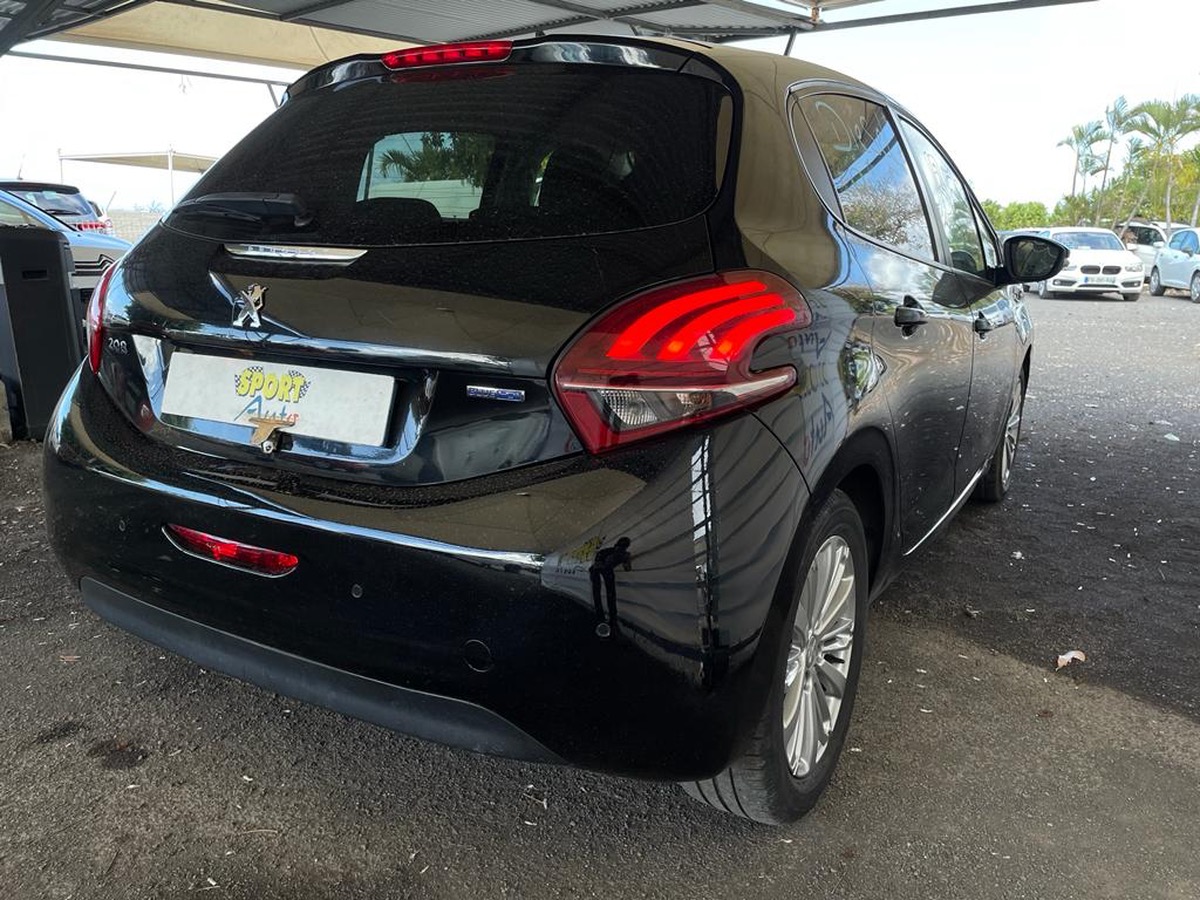 Peugeot 208 1.6 bluehdi - 75ch