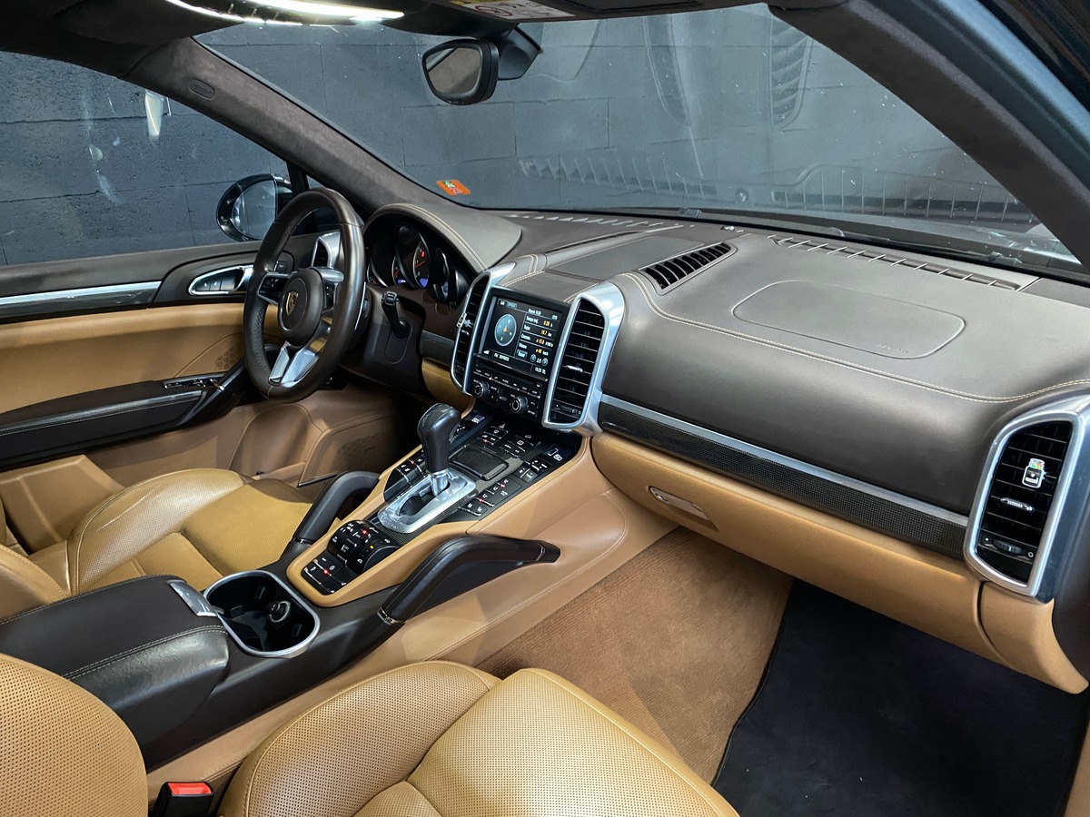 Porsche Cayenne TURBO 520 (958)