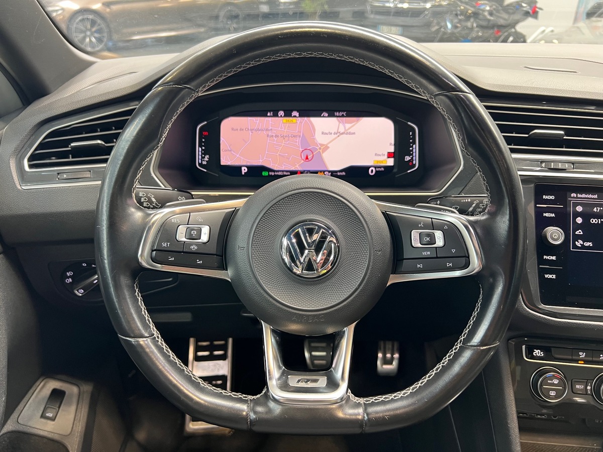 Volkswagen Tiguan II 2.0 TDI 150 DSG7 R-LINE  ATTELAGE/TOIT PANO/CARPLAY/