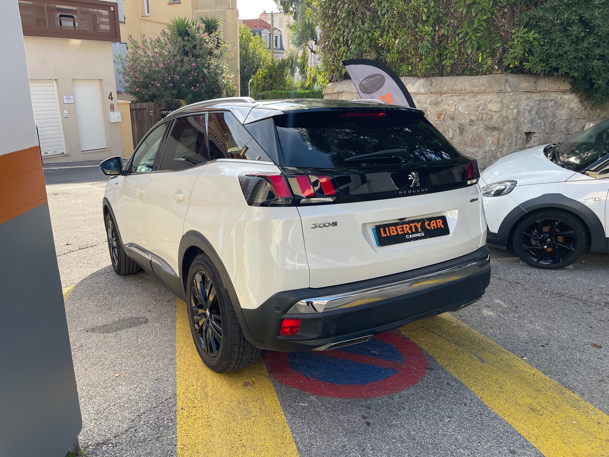 Peugeot 3008 2.0 HDI 150 CV / GT LINE / Jantes Noires / CarPlay / Caméra /