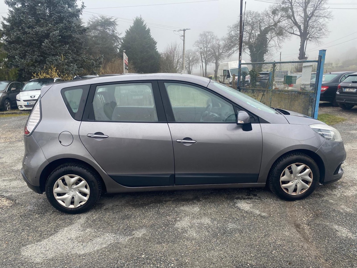 RENAULT Scenic III 1.5 dci 110cv 1ère main