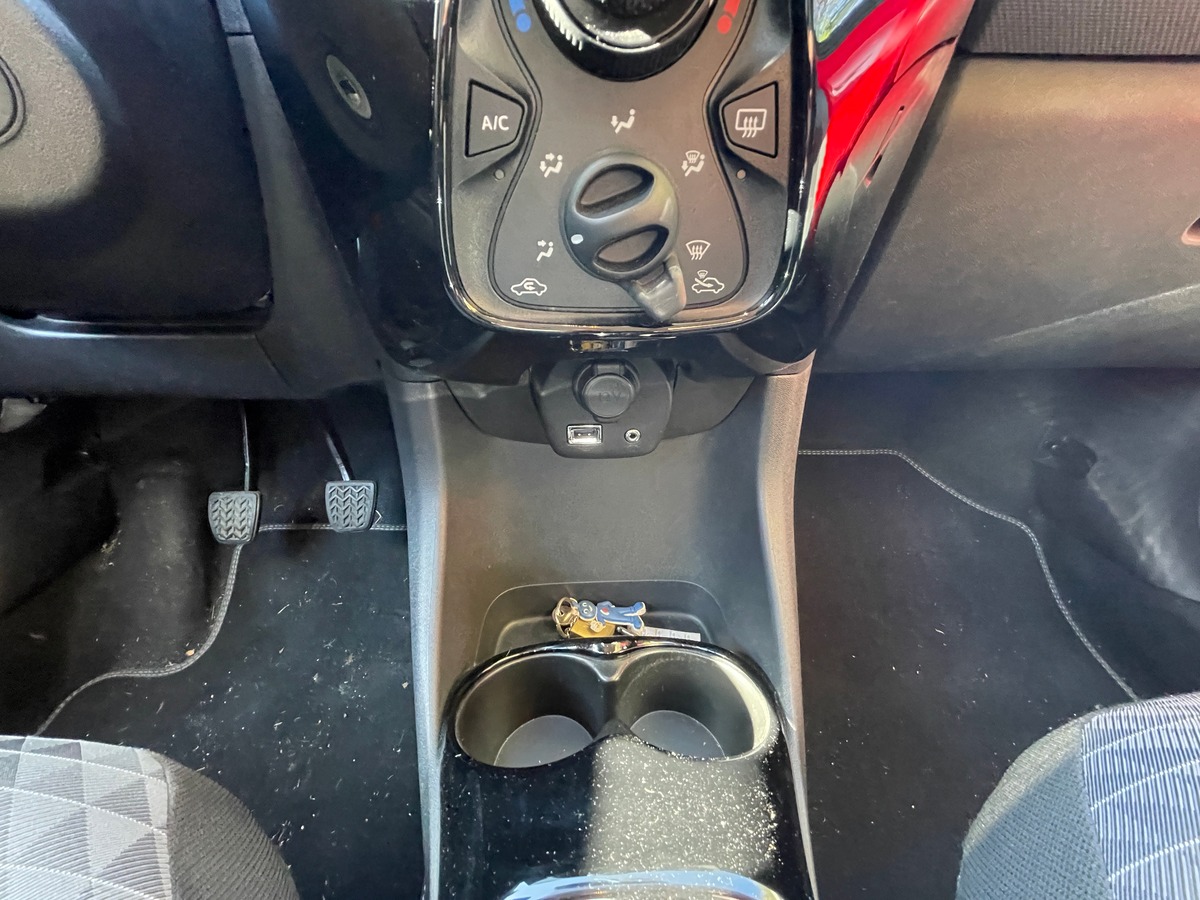 Peugeot 108 1.0 vti 72 ch version STYLE - 1 er main et Historique Complet