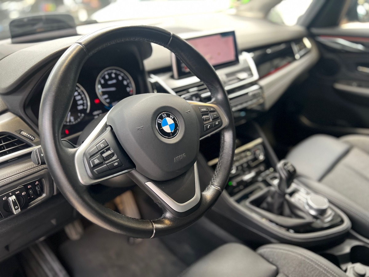 Bmw Série 2 ActiveTourer (F45) 216i 109 ch Finition SPORT