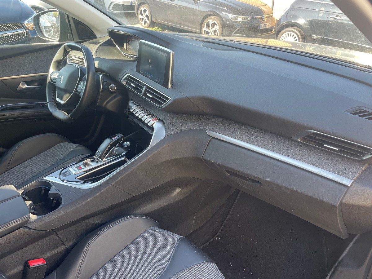 Peugeot 5008 1.5 BlueHDi EAT8 130 cv Boîte auto CARPLAY - 7 PLACES - CLIM AUTO - CAMERA DE RECUL