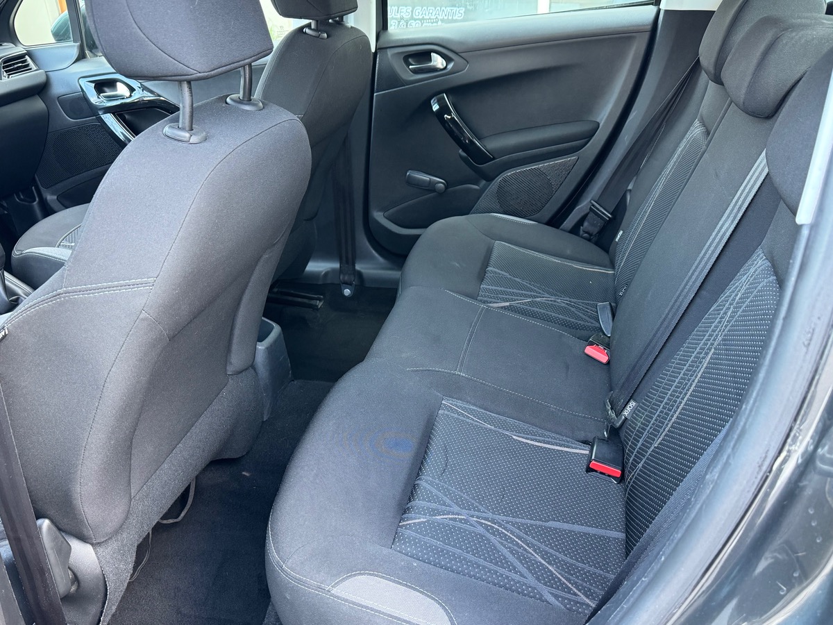 Peugeot 208 1.4 HDI 70 ALLURE 5 PORTES