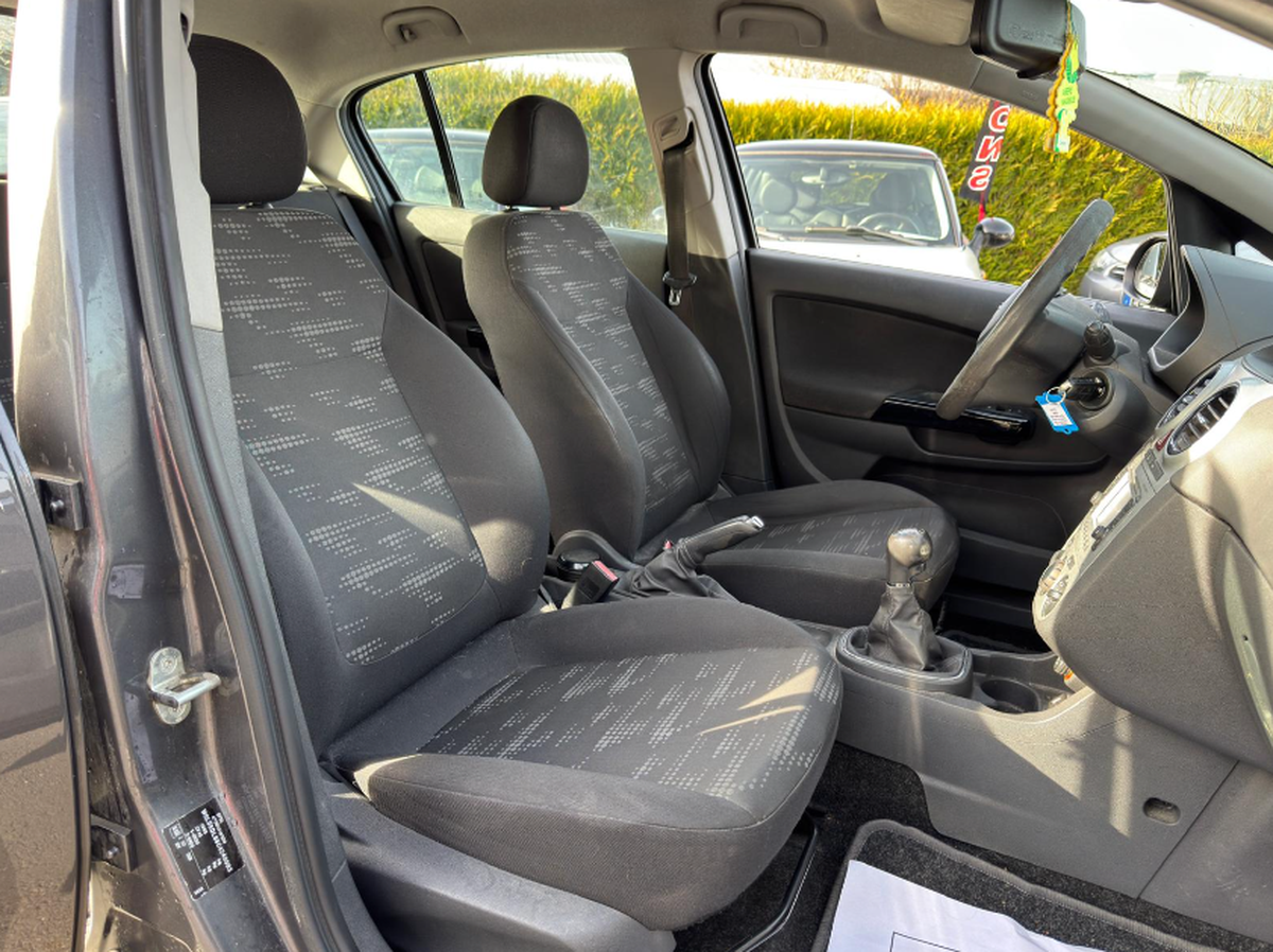 Opel Corsa 1.3 cdti 75ch 5 portes GPS / Aide au stationnement / Clim /