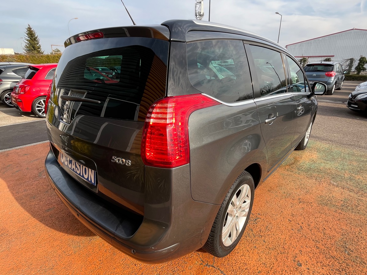 Peugeot 5008 Phase 2 1.6 e-HDi 120 ch ALLURE 7 PLACES