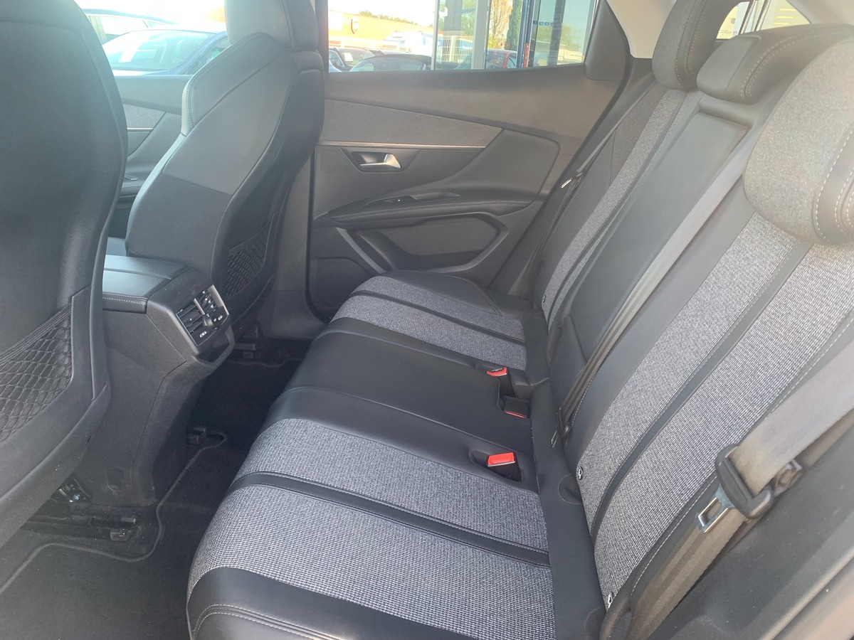 Peugeot 3008 130 chevaux | Allure | Caméra de recul | Régulateur de vitesse | Capteur d'angle mort