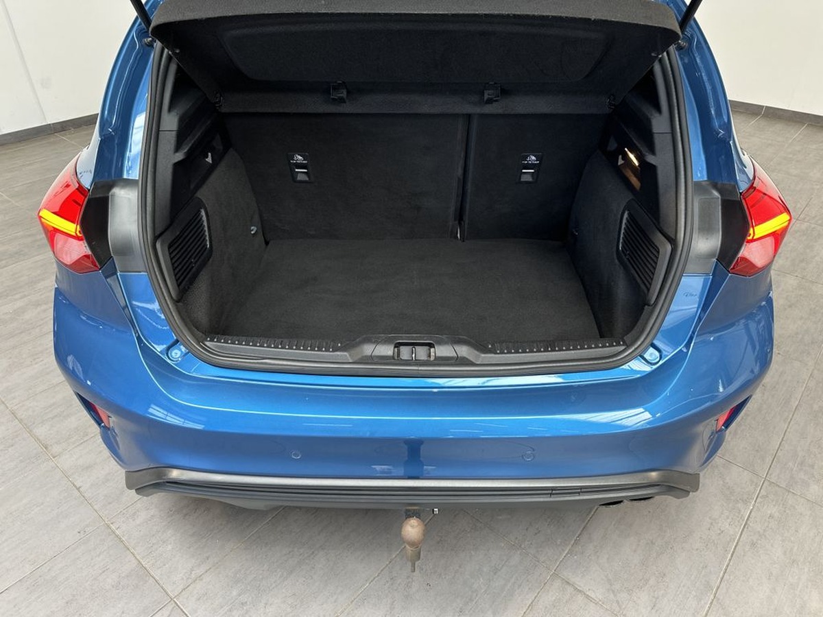 Ford Focus 2.0  ST line 190ch NAV/LED/AHK/ACC/VCOCKPIT/B&O/1 ere MAIN .
