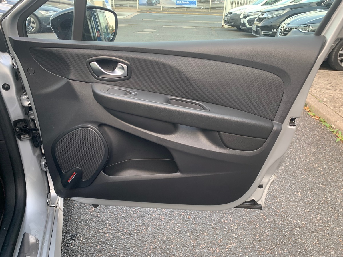 RENAULT Clio IV RS TROPHY | Caméra de recul | Stage 1 | Régulateur | GPS | Echappement Akrapovic
