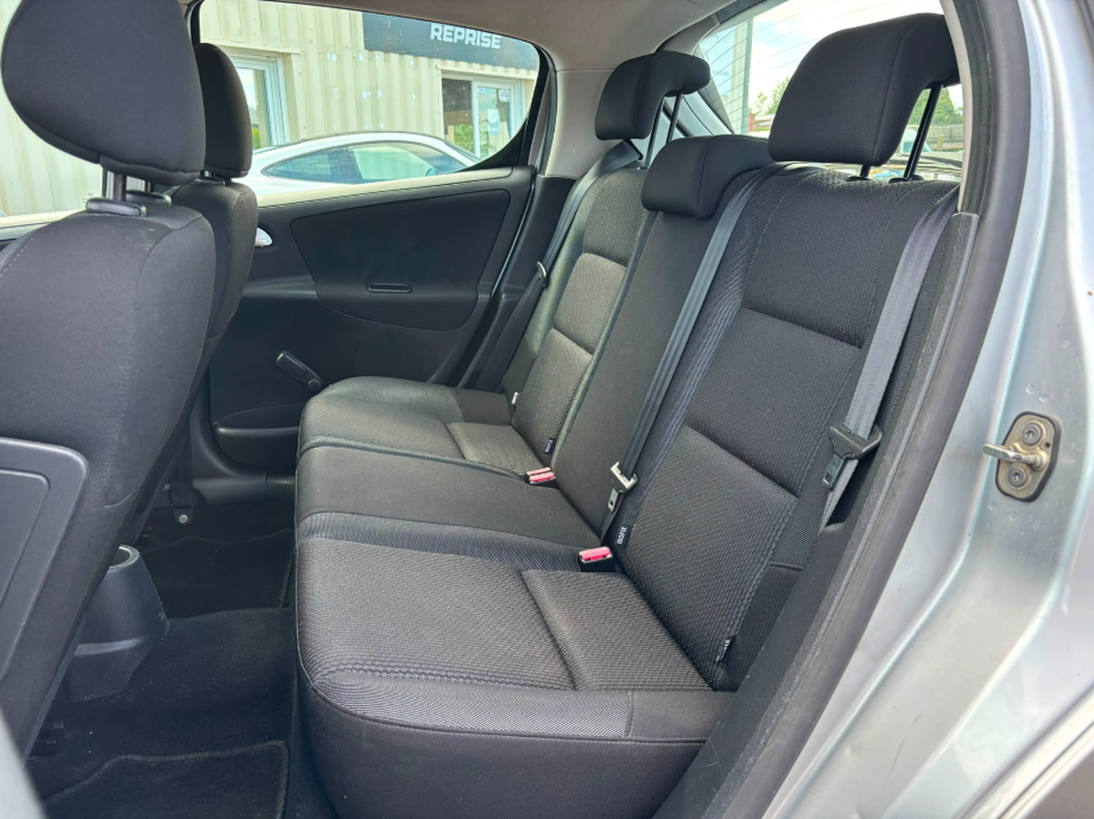 Peugeot 207 1.6 HDI 90 ch 5 portes BVM