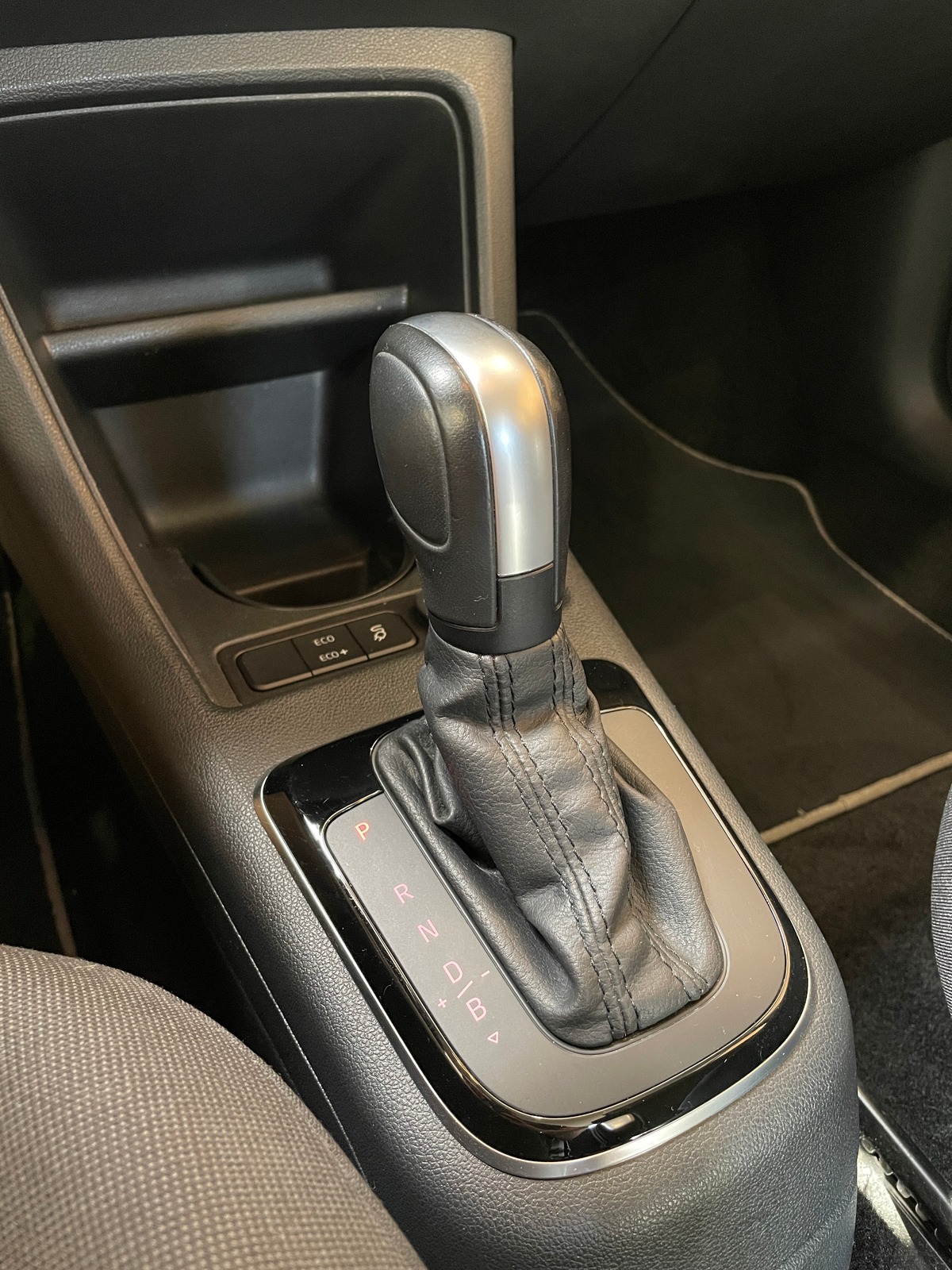 Volkswagen E-up! Electrique // GPS // CAMERA DE RECUL // LIVRAISON POSSIBLE