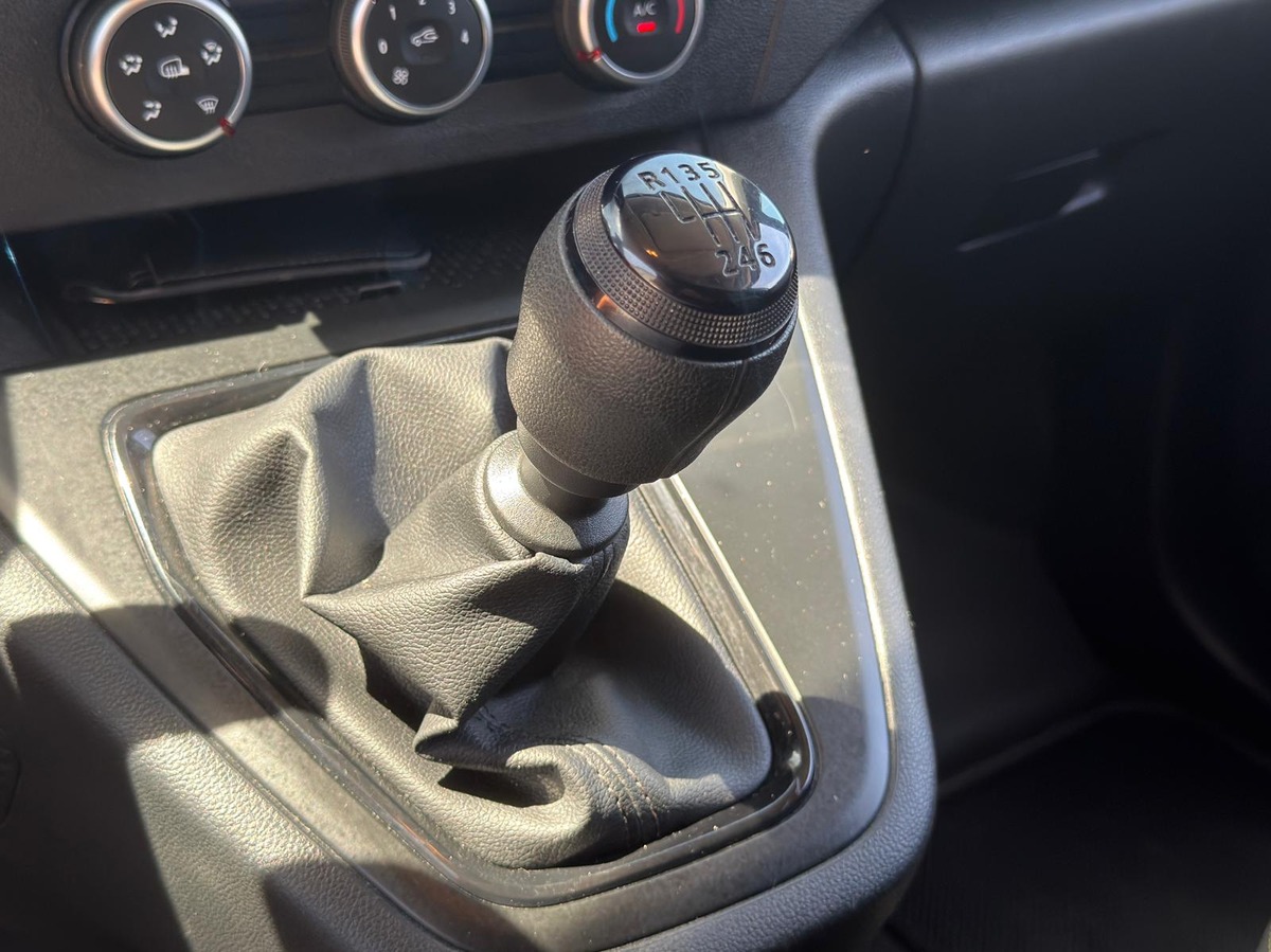 RENAULT Kangoo 1.3 TCE 130ch BVM Caméra / Galerie / Porte latérale