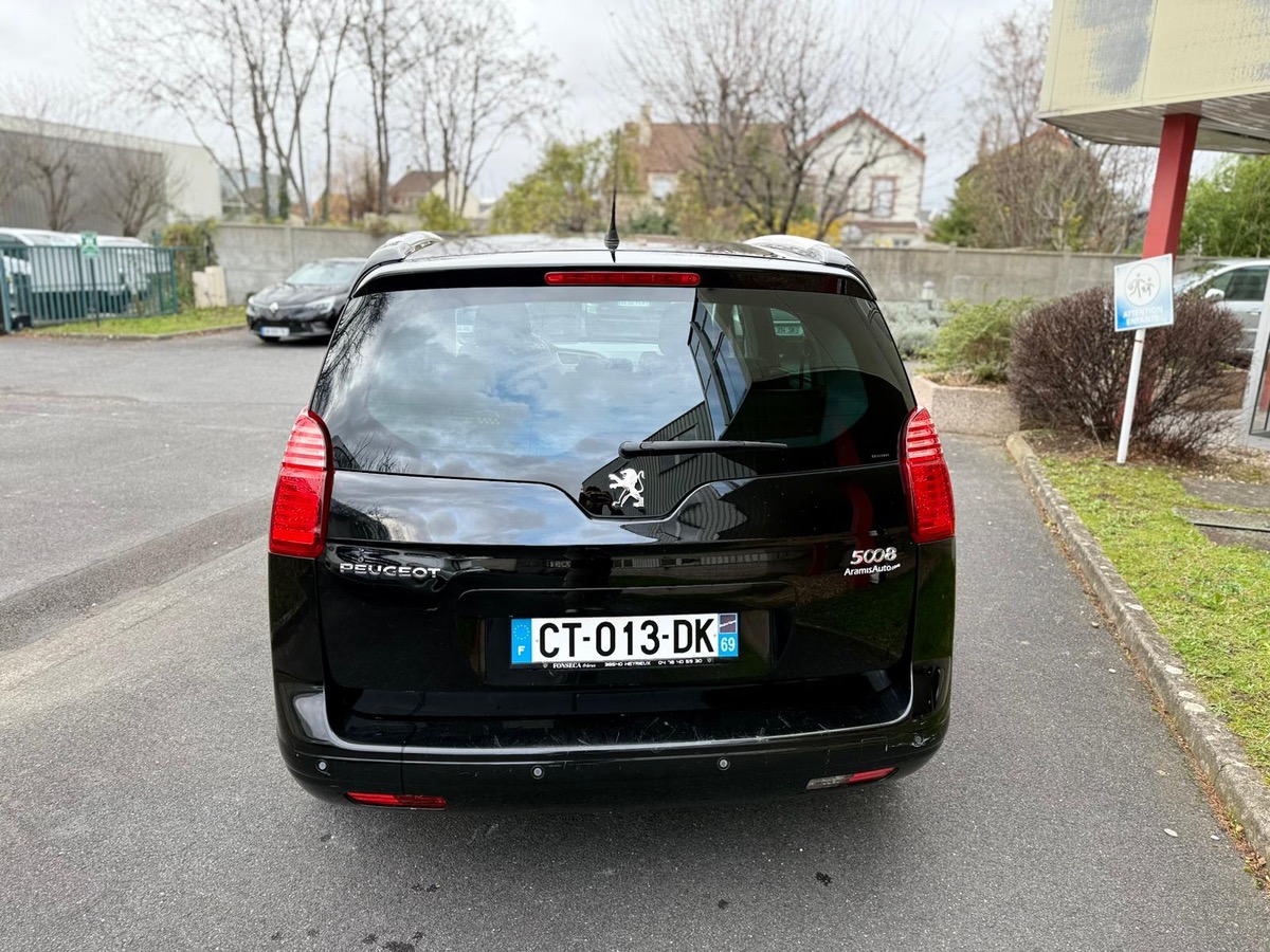 Peugeot 5008 1.6 HDI 115 CV style 7 places 1er main 4X CBLeu