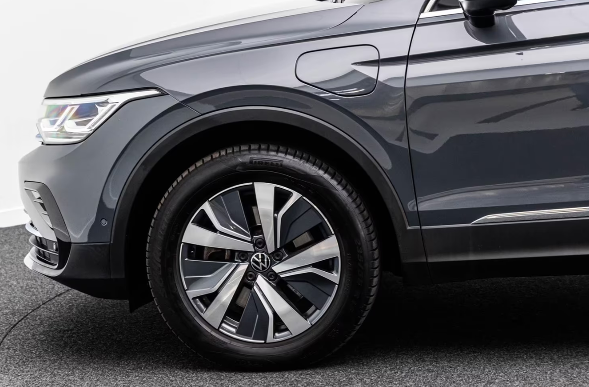 Volkswagen Tiguan II 1.4 eHybrid 245ch Elegance DSG6 Toit ouvrant Attelage