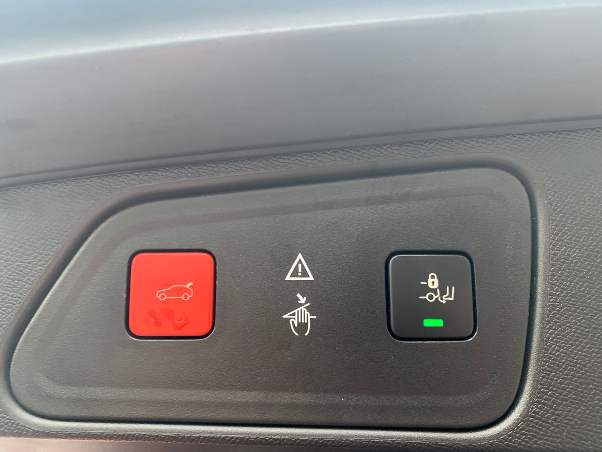 Peugeot 3008 130 ch | Allure business | Mirror link | Caméra recul | Coffre assisté électriquement