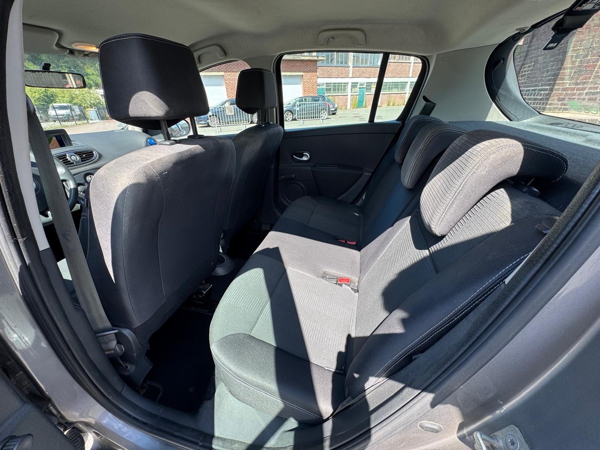 RENAULT Clio III 1.2 75ch 5portes Edition 20 ans - Garantie
